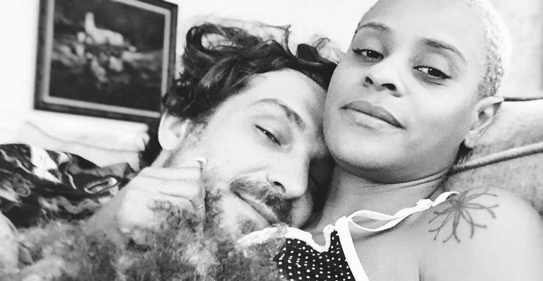 Igor Rickli faz desabafo sincero endereçado à mulher: ”Às vezes boto os pés pelas mãos”