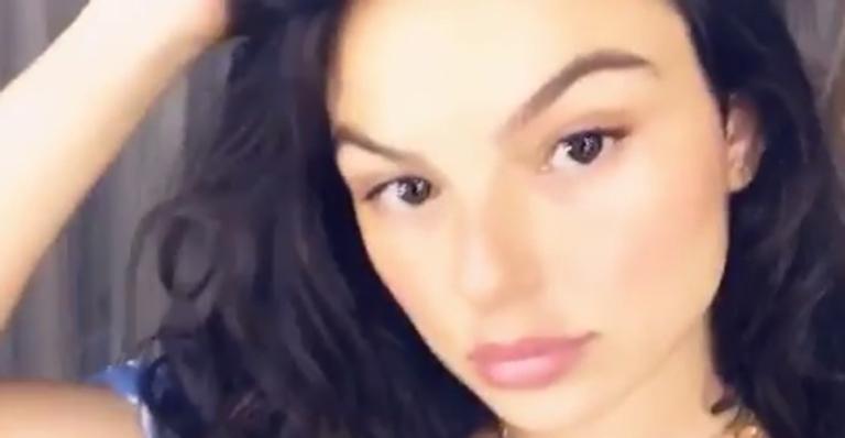 De resguardo, Isis Valverde exibe momento de intimidade ao lado do marido