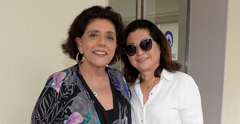 Mãe fala da reação de Sabrina Sato quando a bolsa estourou