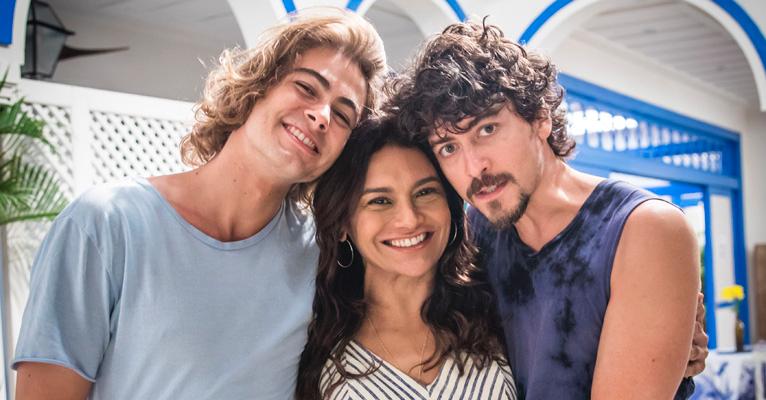 Dira Paes começa a gravar como mãe de vilão e mocinho da próxima novela das 7