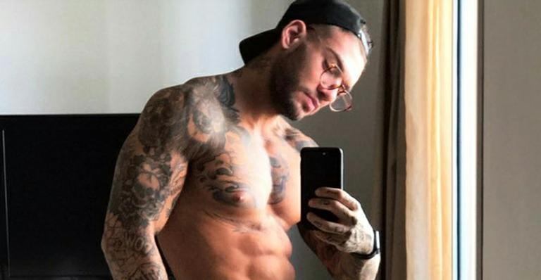 Lucas Lucco posa apaixonado com Lorena Carvalho e revela o apelido carinhoso da amada