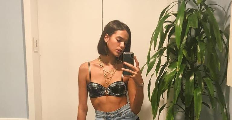 Bruna Marquezine se espanta com a potência vocal de Priscilla Alcantara: “Vou dar na cara dela”