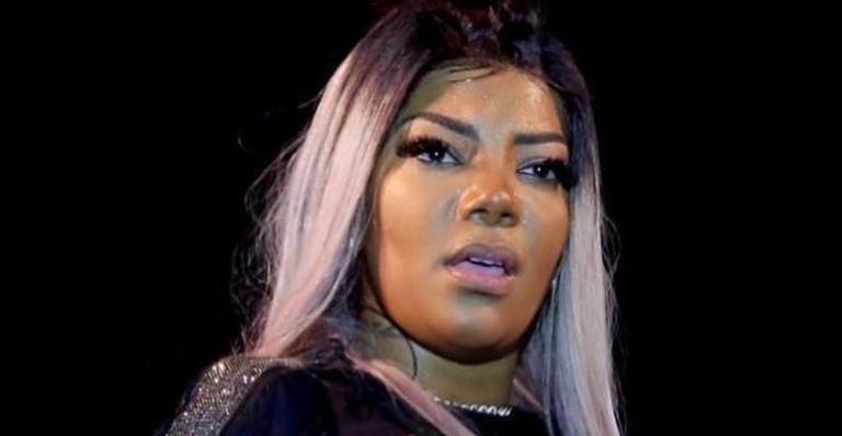 Irmã de Ludmilla surge de biquíni em foto e dispara: ”Sempre tive vergonha do meu corpo”