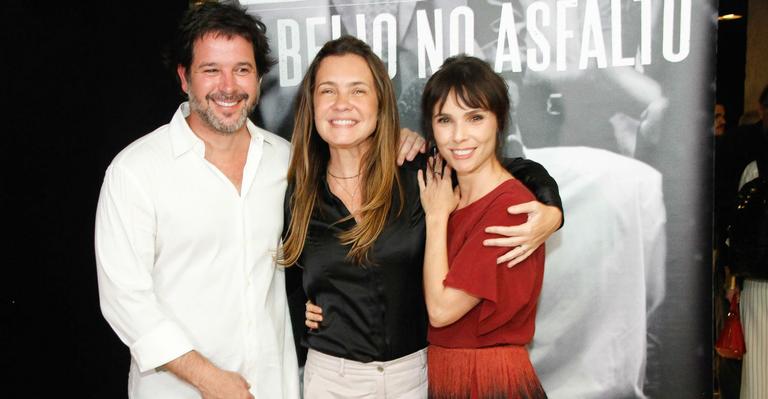 Trio protagonista em ‘Avenida Brasil’ se reencontra em estreia de filme