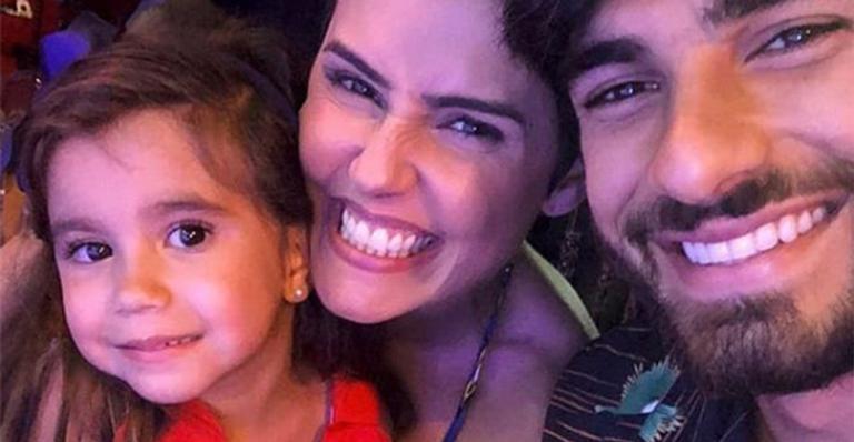Deborah Secco se derrete pela filha, Maria Flor: ‘Você é luz’