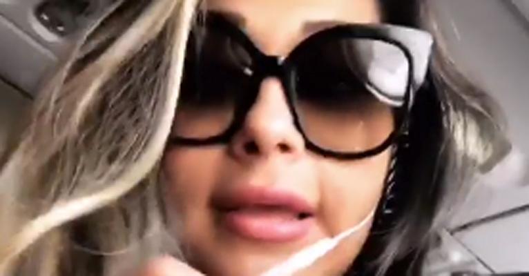 Dentro de avião, Mayra Cardi diz: ‘’Poderia dar leite para o voo inteiro’’