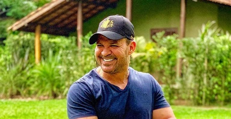 Envolvido em polêmicas, Eduardo Costa desabafa: ”Tô cansado e meio contrariado com algumas coisas”