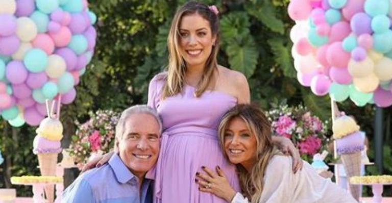 Grávida de gêmeas, Fabiana Justus revela detalhes do luxuoso chá de bebê