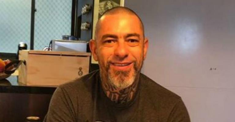 Henrique Fogaça faz rara aparição ao lado dos três filhos e encanta seguidores