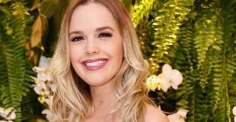 Thaeme completa 6 meses de gestação e encanta fãs com ensaio fotográfico: “Nossa Liz”
