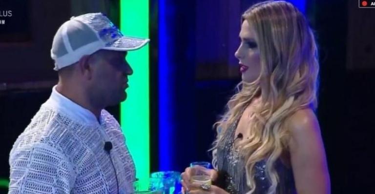 A Fazenda: De volta, Nadja Pessoa enfrenta Caique Aguiar: “Eu tenho pedigree”