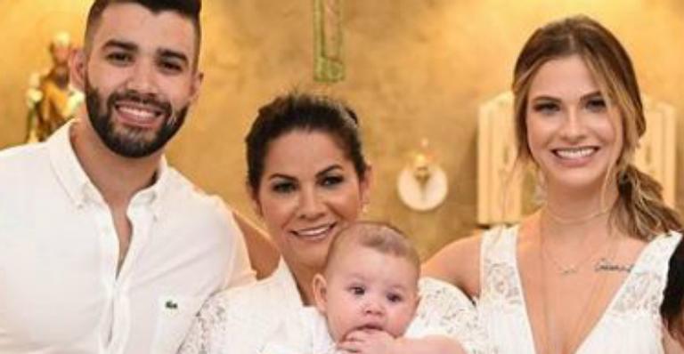 Mãe de Andressa Suita se derrete por batismo de Samuel: ”Príncipe da vovó”