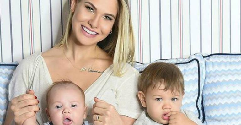 Em vídeo encantador, Andressa Suita revela os bastidores do batismo de Samuel