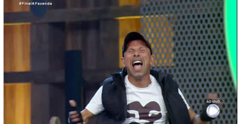 A Fazenda: Rafael Ilha vence e leva prêmio de R$ 1,5 milhão