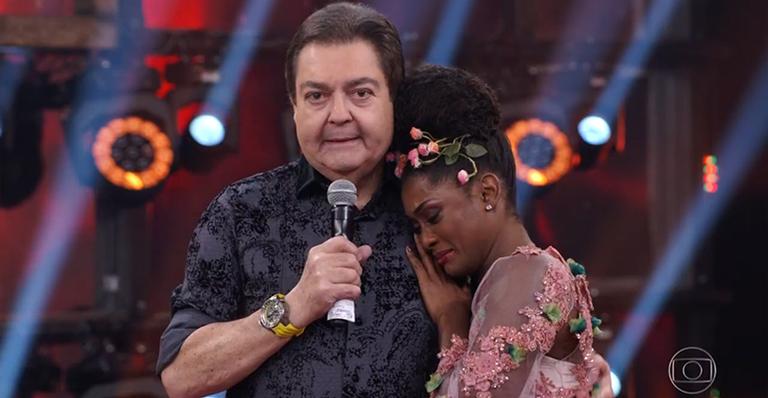 História difícil de Erika Januza faz todo mundo chorar no Domingão do Faustão