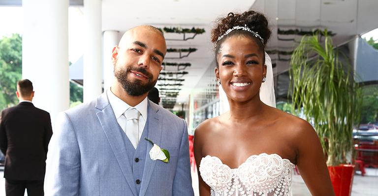 Iza se casa com Sérgio Santos em igreja no Rio de Janeiro