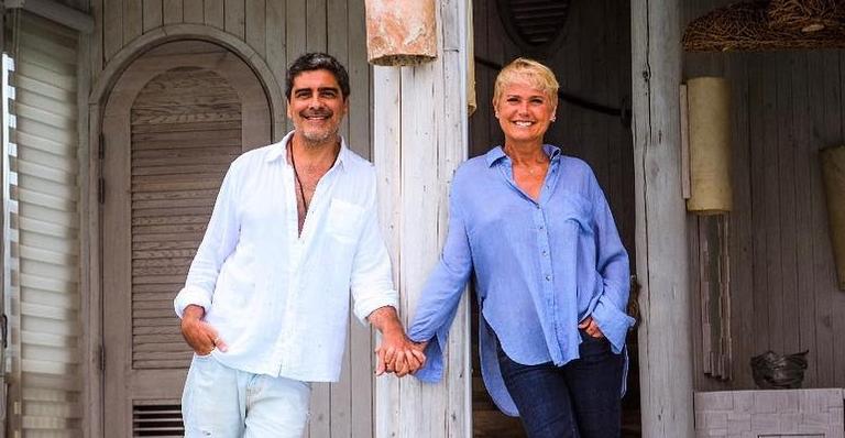 Comemorando seis anos de namoro, Junno Andrade publica declaração picante para Xuxa: “Tesão”