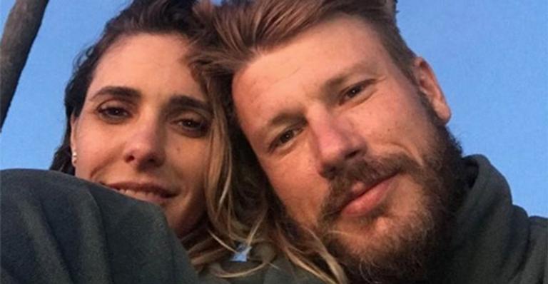 Fernanda Lima surpreende ao mostrar foto do barrigão da gravidez dos gêmeos