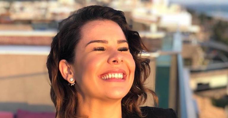 Após dizer que tiraria férias por um ano, Fernanda Souza volta para o teatro