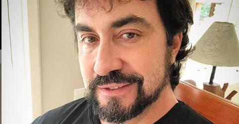 Irritado com o calor, Padre Fábio de Melo ‘surta’ na web e vira piada