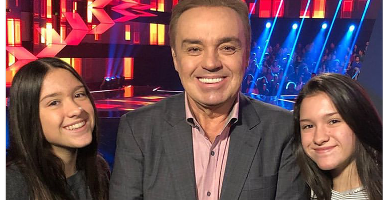 Gugu Liberato posa em família e reflete sobre a maturidade no dia de seu aniversário