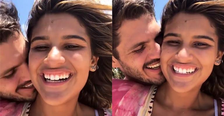 Giulia Costa curte o final de ano agarradinha no namorado, Philippe Correa