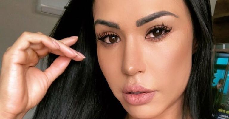 Gracyanne Barbosa exibe tatuagem íntima que fez para Belo