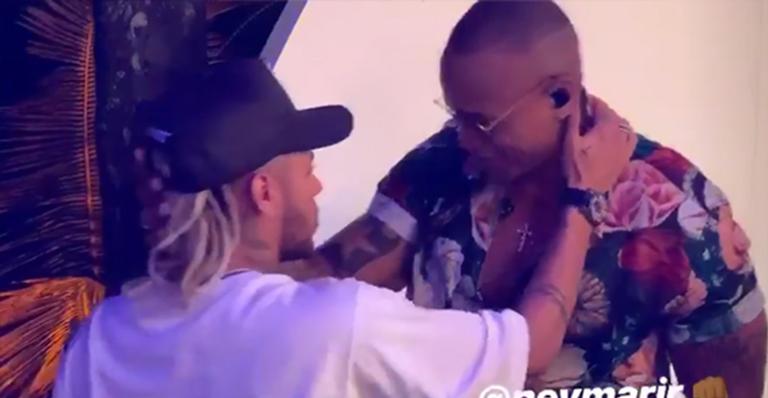 Neymar Jr se joga no show de Léo Santana na Bahia