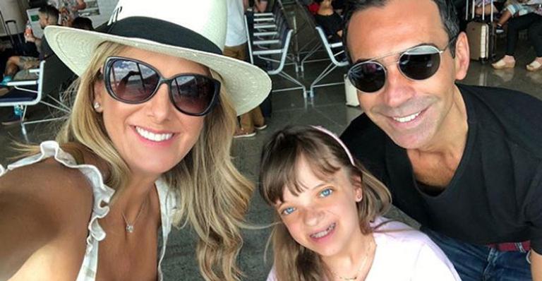 De malas prontas, Ticiane Pinheiro, Rafaella Justus e César Tralli vão curtir virada do ano na Bahia