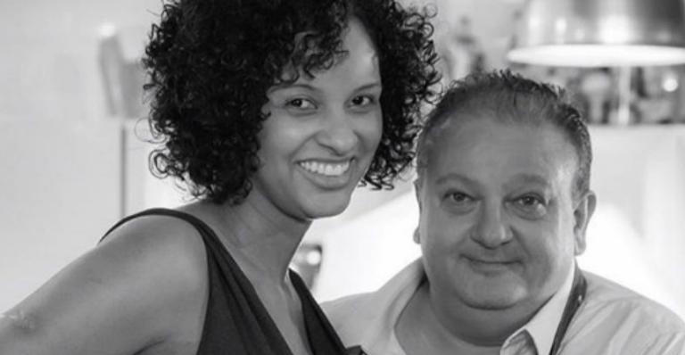 Erick Jacquin e esposa encantam ao mostrarem os gêmeos fantasiados para carnaval