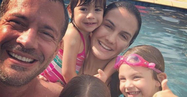 Malvino Salvador reúne família completa para curtir dia de piscina: ”Quanta fofura!”
