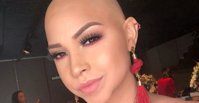 Mãe anuncia a morte de digital influencer de 16 anos após luta contra o câncer