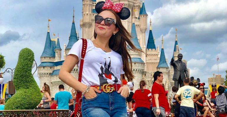 Após viagem pelo México, Larissa Manoela volta a aparecer na Disney