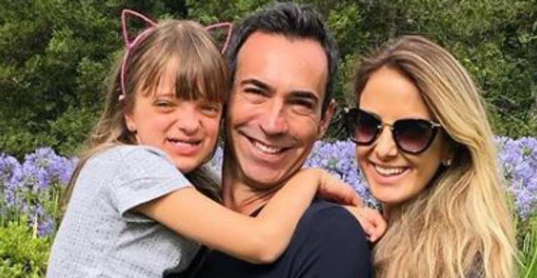 César Tralli compartilha foto de Tici e Rafa e se emociona: ”Minhas três meninas”