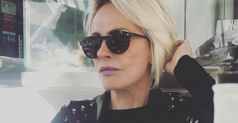 De férias na Costa Rica, Ana Maria Braga posta foto com a família reunida