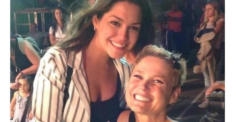 Thais Fersoza relembra início de carreira ao ouvir ‘Lua de Cristal’ da Xuxa: “Marcou demais”