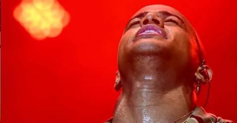 Leo Santana mostra lado religioso e pede proteção divina: “Creio em ti”