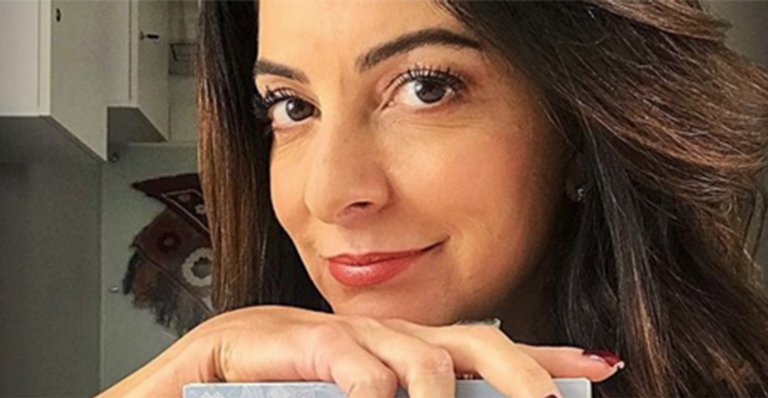 Aos 53 anos, Ana Paula Padrão surge sem maquiagem e afirma: ‘Muitas ruguinhas’
