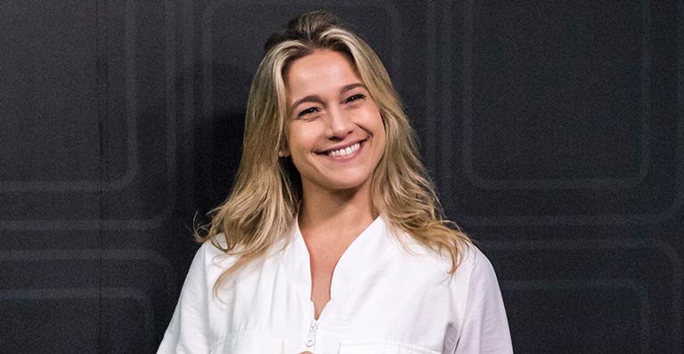 Novo visual! Fernanda Gentil surpreende seguidores e surge morena