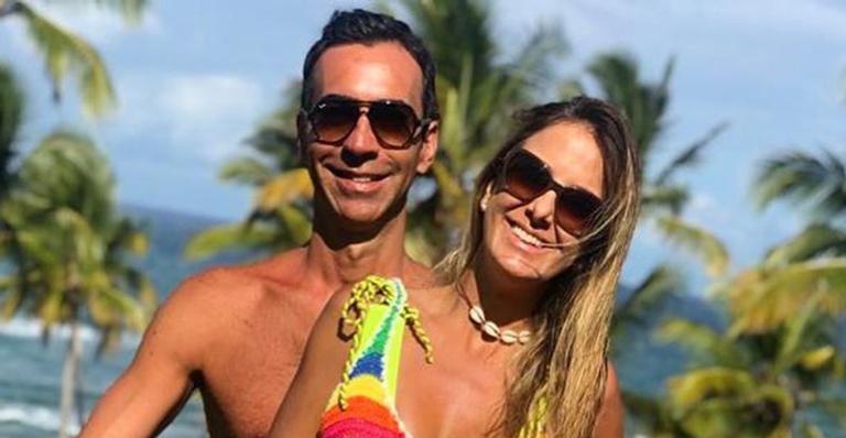 Cesar Tralli encanta ao dar beijinho na barriga da Ticiane Pinheiro