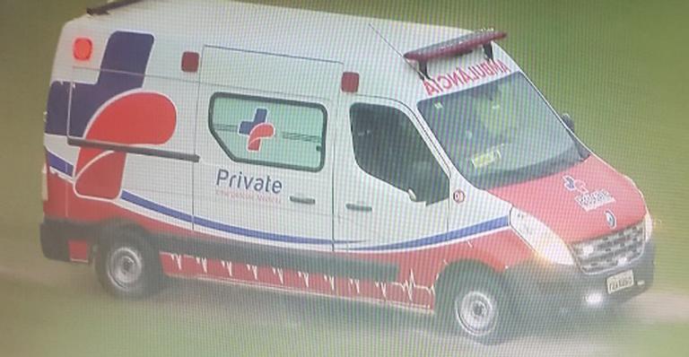 Susto! Jogador é atingido por raio em partida transmitida ao vivo pela TV