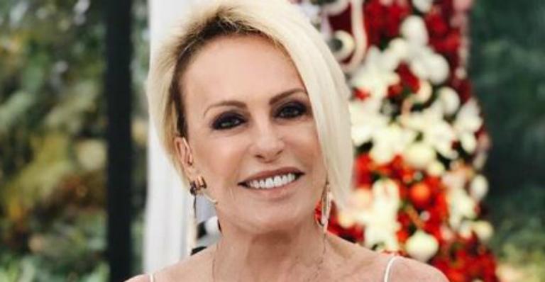 Em raro clique, Ana Maria Braga se derrete por netos se divertindo na piscina: ”Peixinhos da vovó”