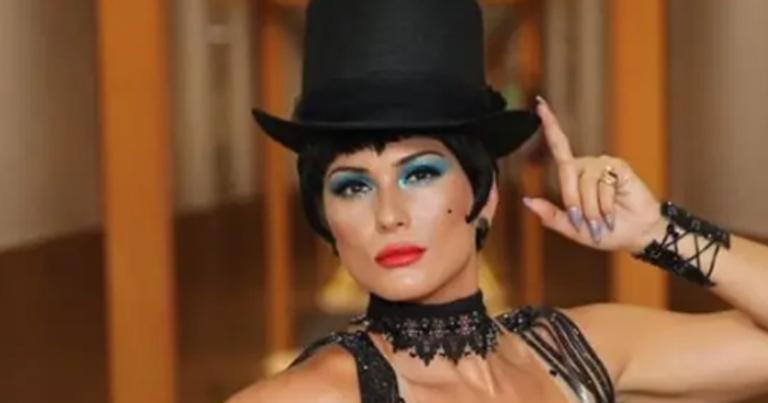 Lívia Andrade surge com fantasia supersexy e exibe corpo perfeito