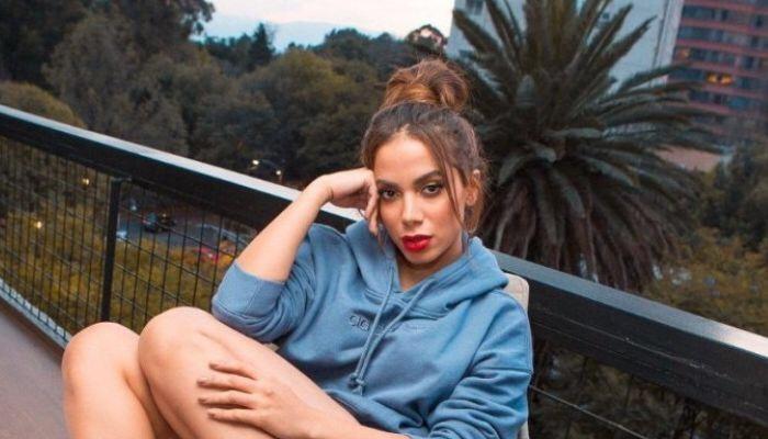 Anitta desabafa ao falar de seu sucesso: “Falsa modéstia nos explode”