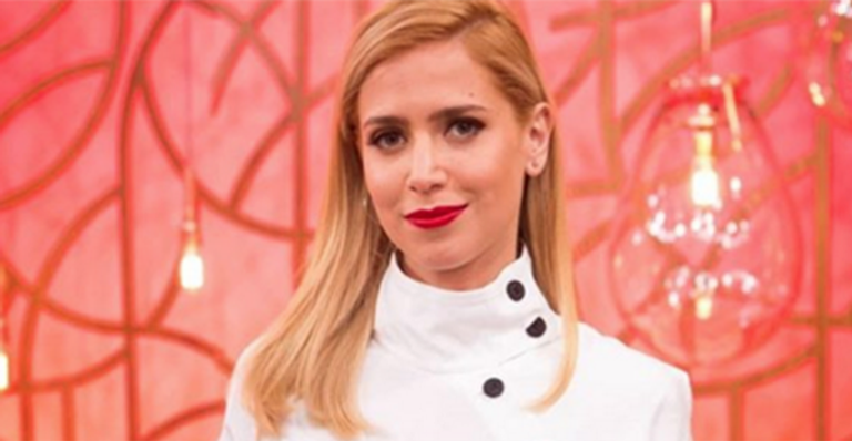 Mel Lisboa surge sem maquiagem ao completar 37 anos