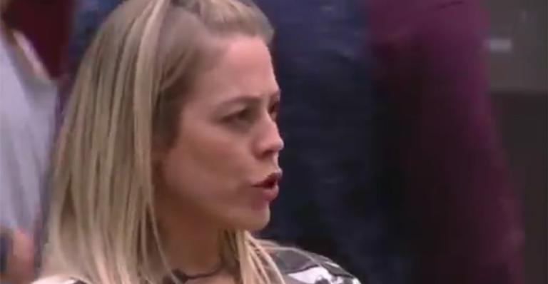 BBB19: Isabella é detonada nas redes sociais após convocar reunião que expulsou brother dos quartos