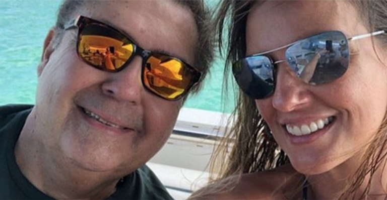 De férias, Faustão curte viagem luxuosa com a família