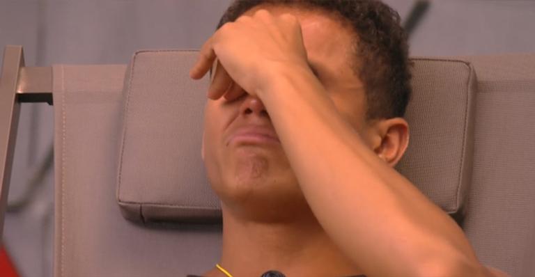BBB19: Danrley chora ao lembrar do pai e comove fãs