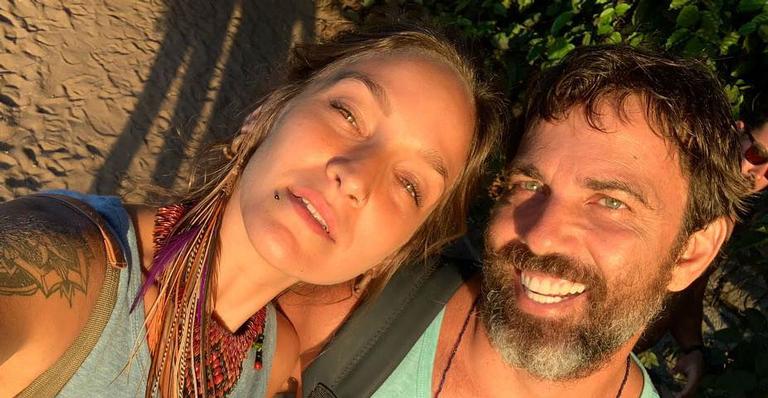 Marcelo Faria curte o calorão na Bahia ao lado da nova namorada: ‘Só alegria’