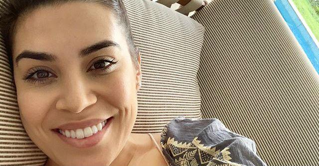 Naiara Azevedo surge em lingerie sexy e manda recado para seguidores: “Não seja palco para louco”